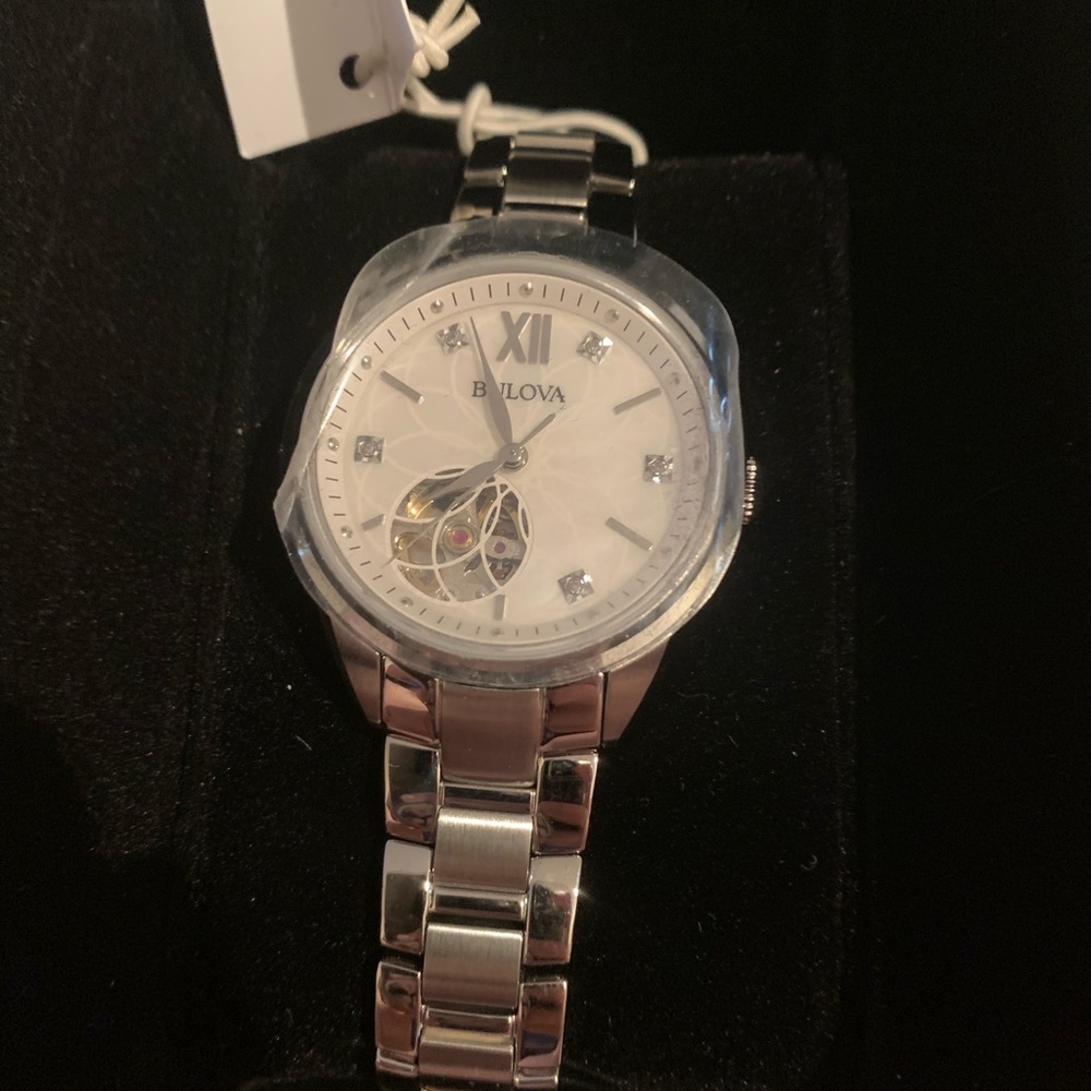 Bulova watch diamond & sapphire glass